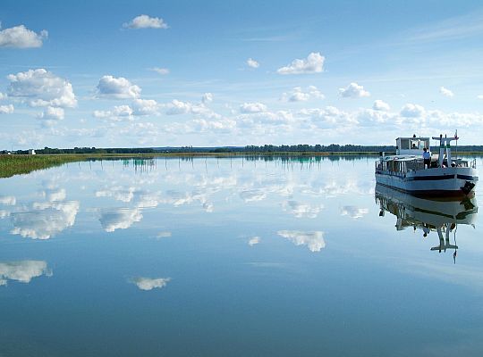 Boat trip on the Gardno lake